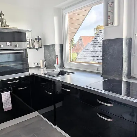 Helle Voll Ausgestattete 2 Zi Whg Im Grünen Apartamento Labenz